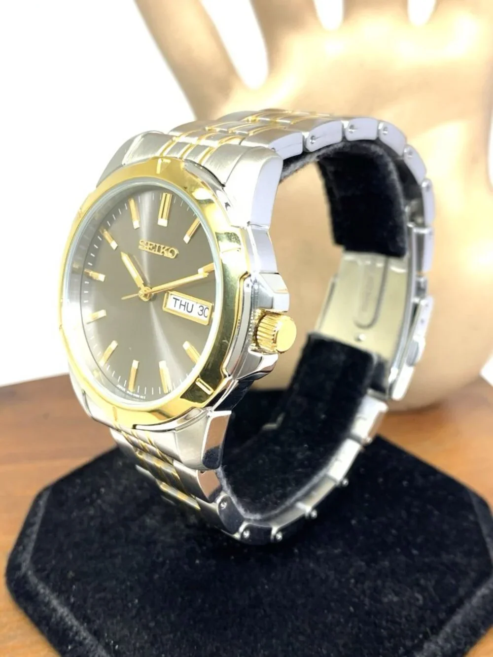 Seiko Men's Watch SUR356 Quartz Gray Dial Day Date Two Tone Stainless Steel 39mm